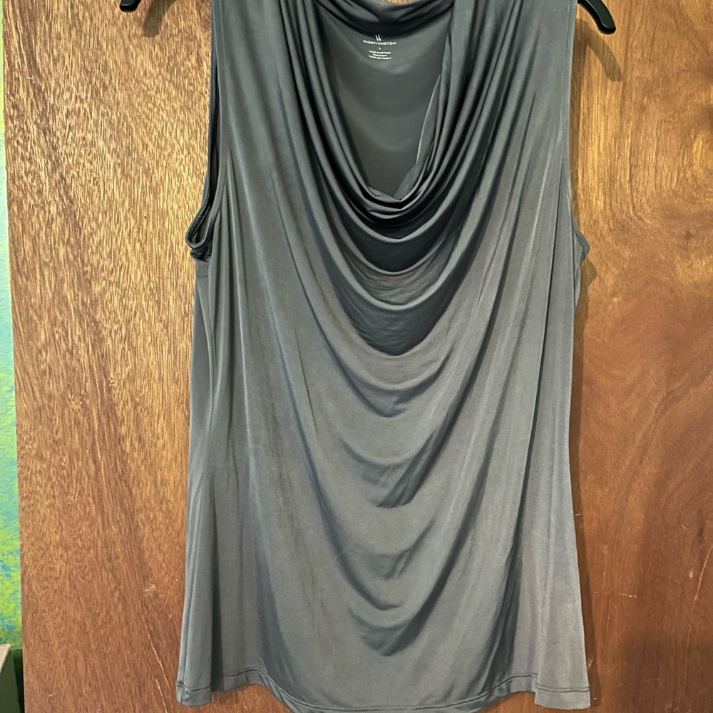 Women’s size large top